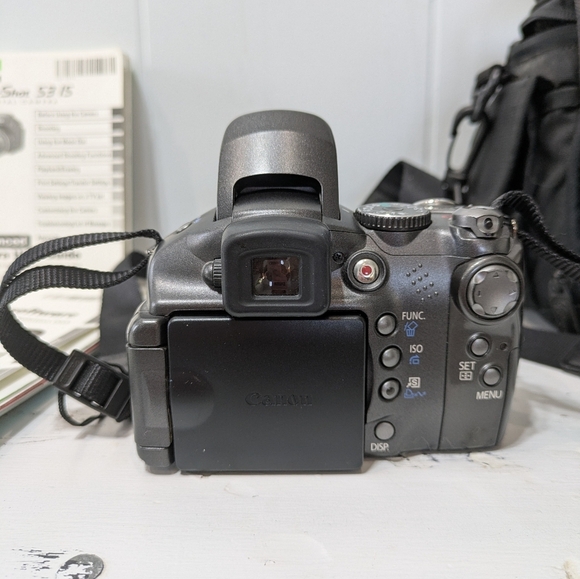 Canon PowerShot S3 IS 6.0 MP Bundle with Memory Card Case Instruction Booklets - Picture 9 of 11